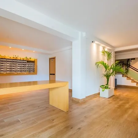 Apartment, Sea View, 200m From The Beach, Close To Town