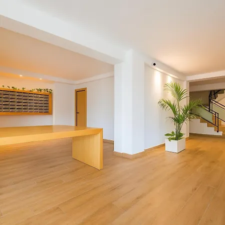Apartment Apartment, Sea View, 200m From The Beach, Close To Town La Cala De Mijas