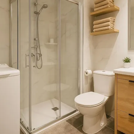 Apartment, Sea View, 200m From The Beach, Close To Town Apartment